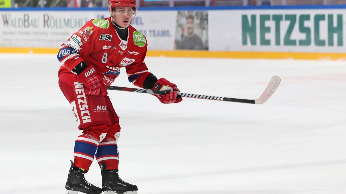 Max Klughardt bleibt in Selb.